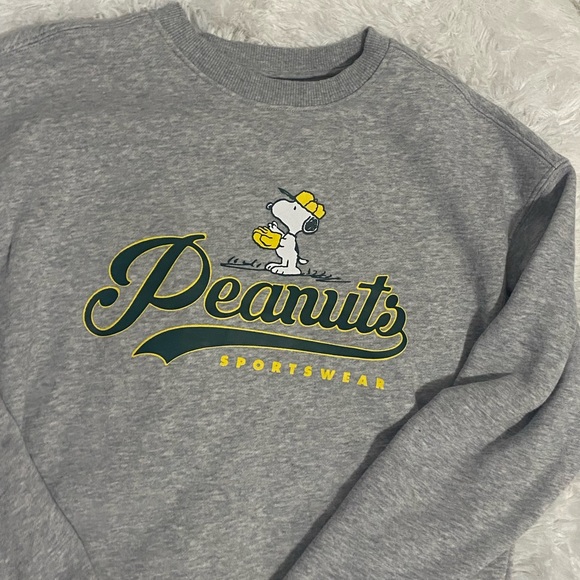 H&M Other - grey crewneck sweatshirt